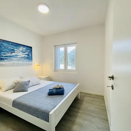 Dom wakacyjny Modern With Private Swimming Pool Minutes From Adriatic Sea
