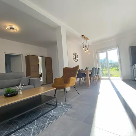 Modern With Private Swimming Pool Minutes From Adriatic Sea