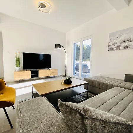 Modern With Private Swimming Pool Minutes From Adriatic Sea Lisane Tinjske