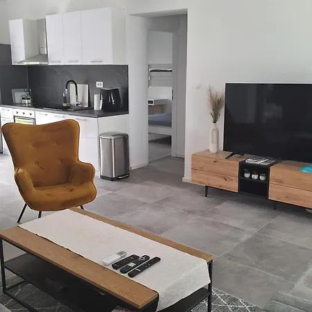 Modern With Private Swimming Pool Minutes From Adriatic Sea * Lisane Tinjske